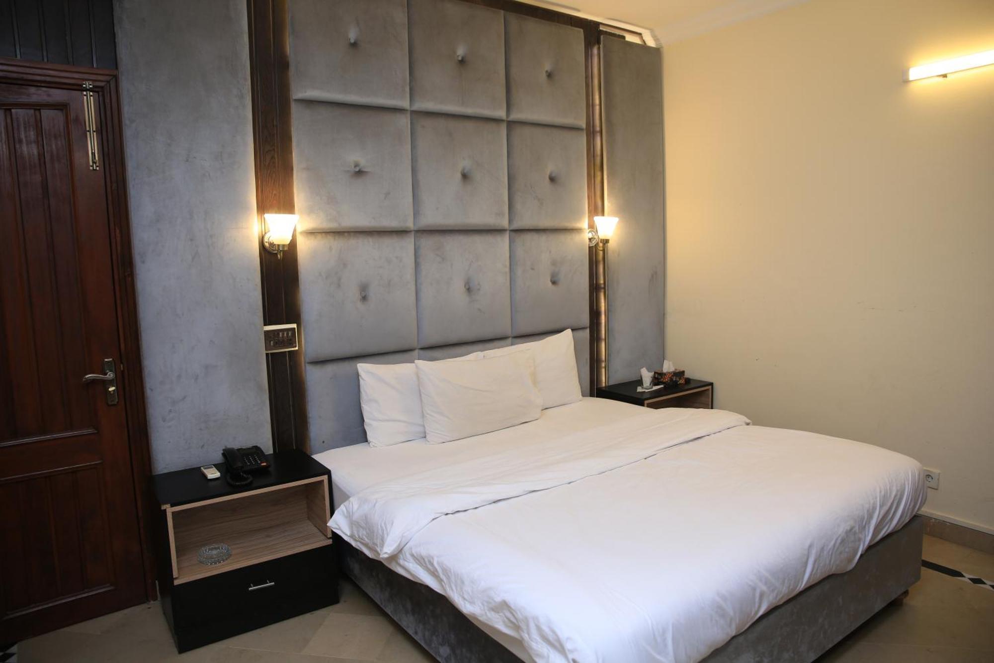伊斯兰堡 Orbit Residency F-7酒店 外观 照片